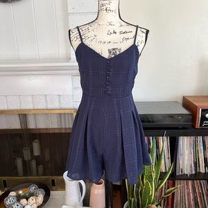 🌻3 for $25 SALE🌻- KYRRA Blue Romper - Size S